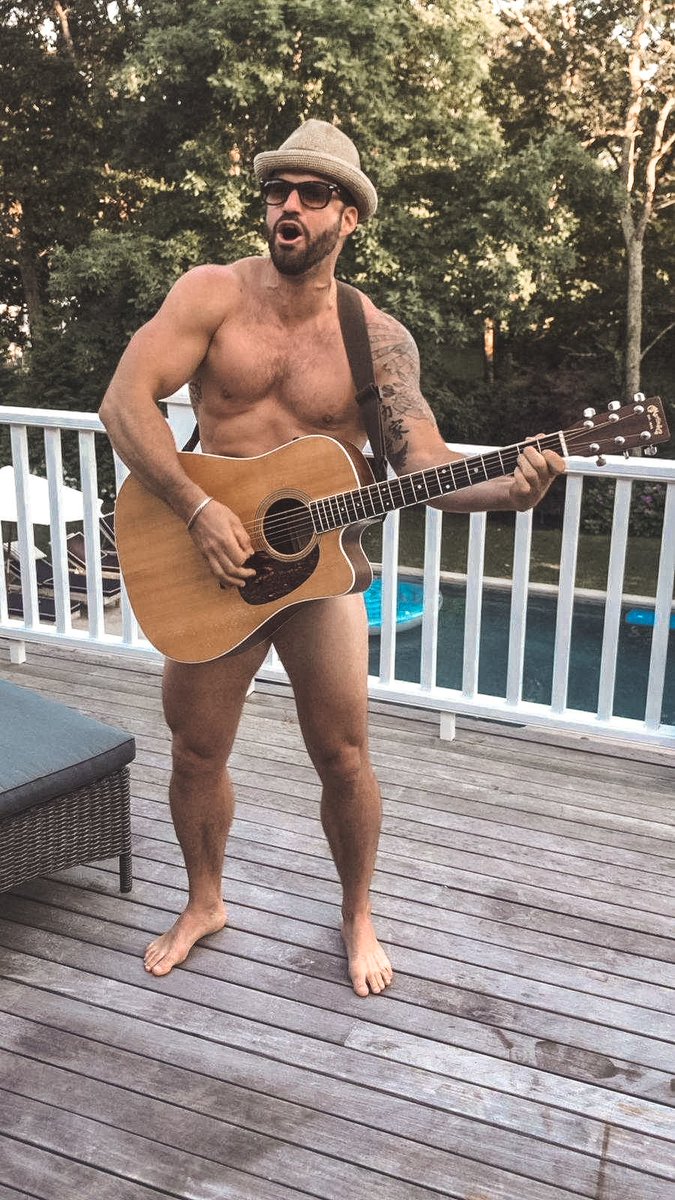 johnnybananas's tweet photo. When the band refuses to play with me... I just play with myself 🖐🎸🦴 #BewareOfSplinters #ThisViewIsBananas #BananasDoingThings #Hamptons https://t.co/R2bJvdMf0V
