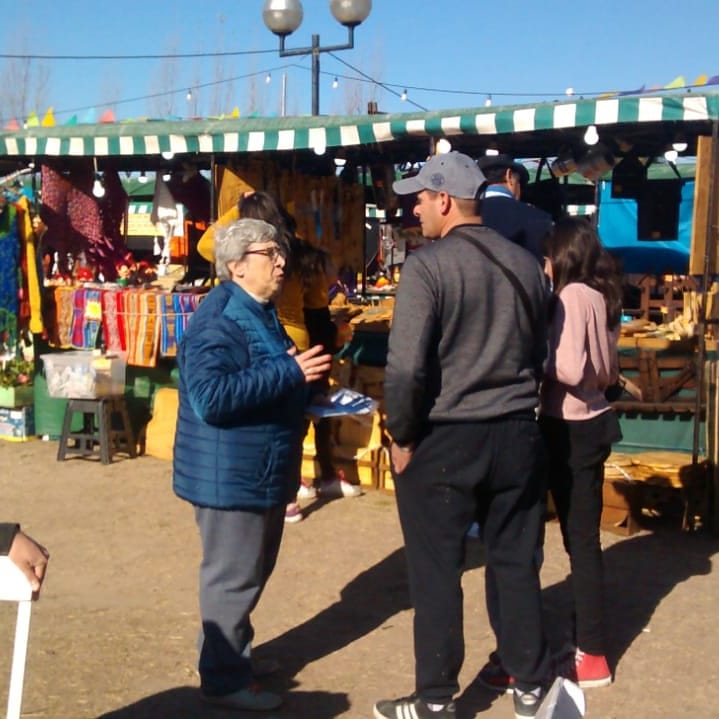 BrownGente's tweet photo. Buena aceptación de los Vecinos de Rafael Calzada de nuestra Lista 767. El Vecinalismo siembra una luz de esperanza en Brown SIpag+Vidal
 #mejorsipag https://t.co/GhUOSRr0Px