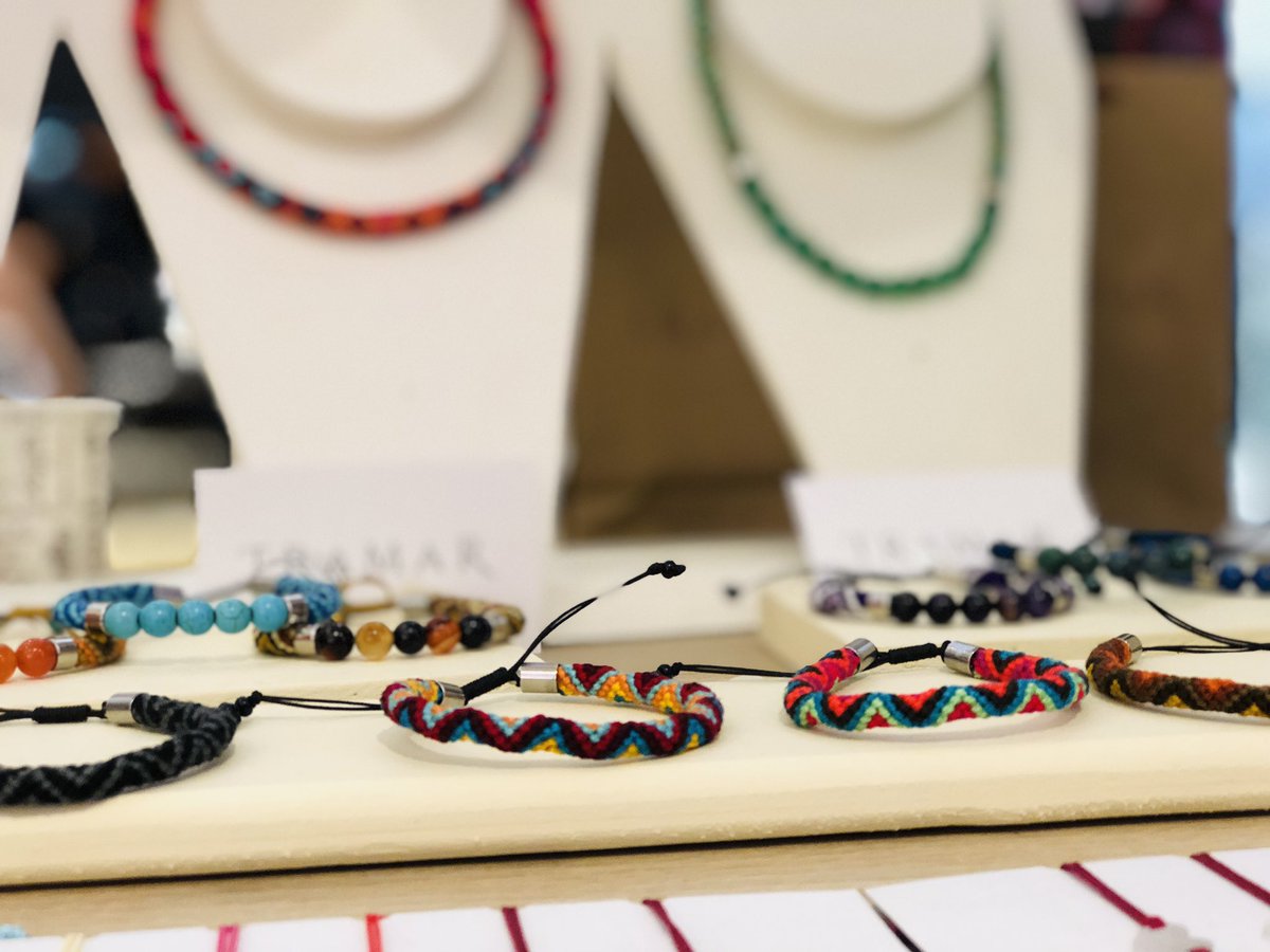 Soy_Boyaca's tweet photo. ¡La combinación perfecta entre el #Diseño, la #Innovación y las #TécnicasArtesanales de nuestra región! 

Nuestra empresa #Tramar, muestra sus productos embajadores elaborados con #Macramé en la #FeriaSoyBoyacáFIC2019 en el C.C #VivaTunja

#AquíNacióColombia
#CreemosEnLoNuestro https://t.co/JplFg8R8Eo