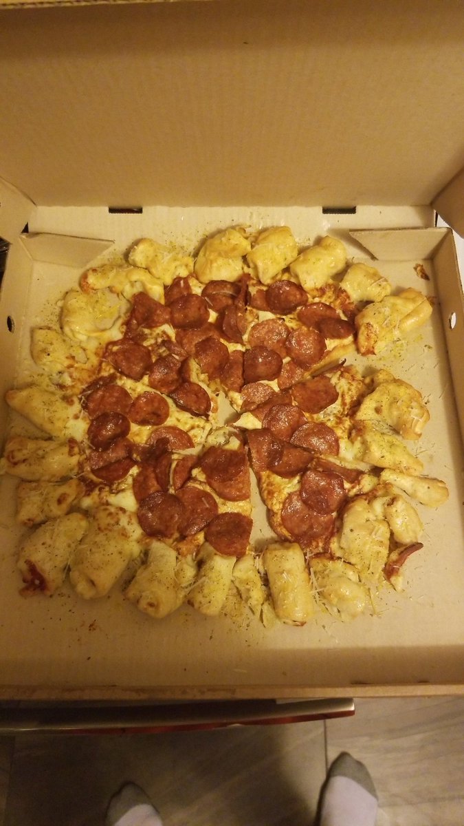 Josh_Oldham12's tweet photo. I can see you guys take pride in presentation @pizzahut https://t.co/MqzKB0Z6aY