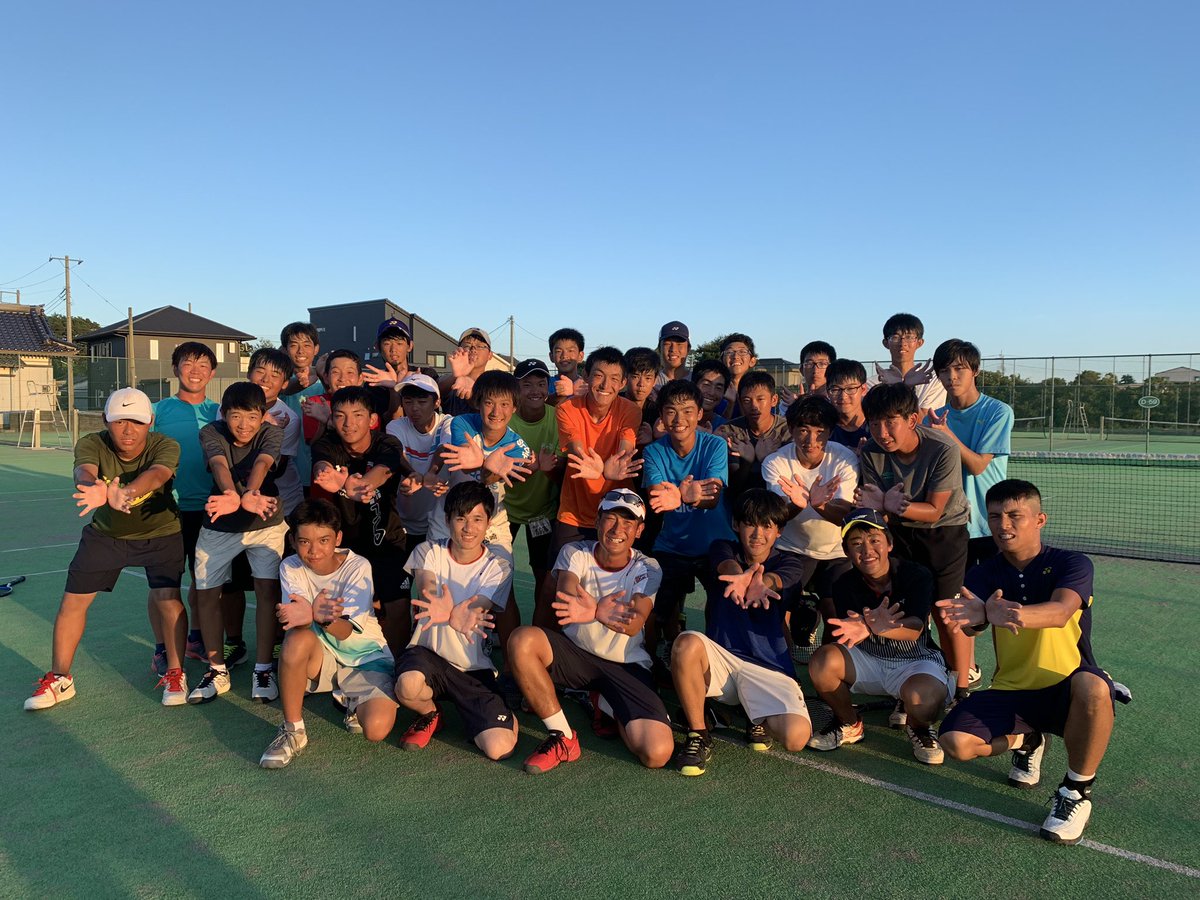 tennisworkskei's tweet photo. 埼玉県の高校生の合同合宿「#キャビンキャンプ」へ😁
毎年白子で開催され、今年も選手たちは暑い中やりきっておりました😆✨
リゾスポの学生もサポートに来てバッチリ伝えてきましたよ✨
選手のみんなは最終日も頑張ってね😄👍

#白子合宿
#ラケットショップキャビン
#リゾスポテニスコース https://t.co/M8YQVozGtZ