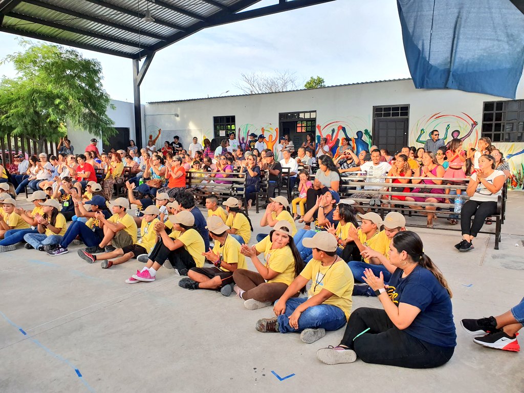 CampStaLucia's tweet photo. Nuestro #CampamentoDeVerano fue un éxito, gracias a la generosidad de la comunidad.
Atendimos 90 niños aprox, con actividades varias. Y formamos un excelente equipo de trabajo con alumnos UNISON, ENSH y ENEF, y Voluntarios ¡Gracias por hacer esto posible! 💛  #ServicioSocial https://t.co/4YKokcLlic