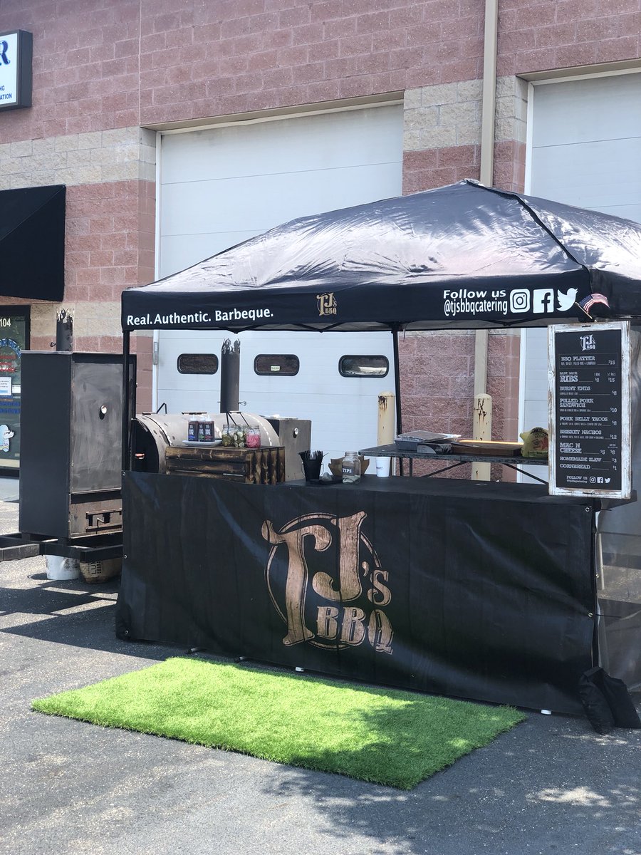 tjsbbqcatering's tweet photo. #SundayFunday https://t.co/nTKLgU1cpH