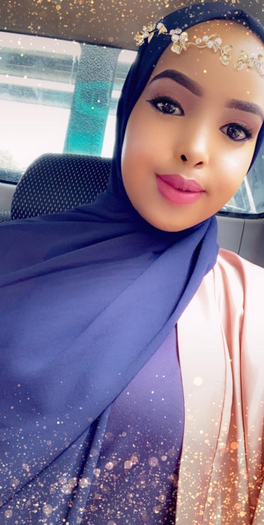 Aayashafe's tweet photo. Never take life for granted,never cease to be amazed for the delights of life,never loose the possibility of seeing the world with wonder,to be alive is the most awesome gift...🙌👑🧕❤ https://t.co/ImEGCWUFdl