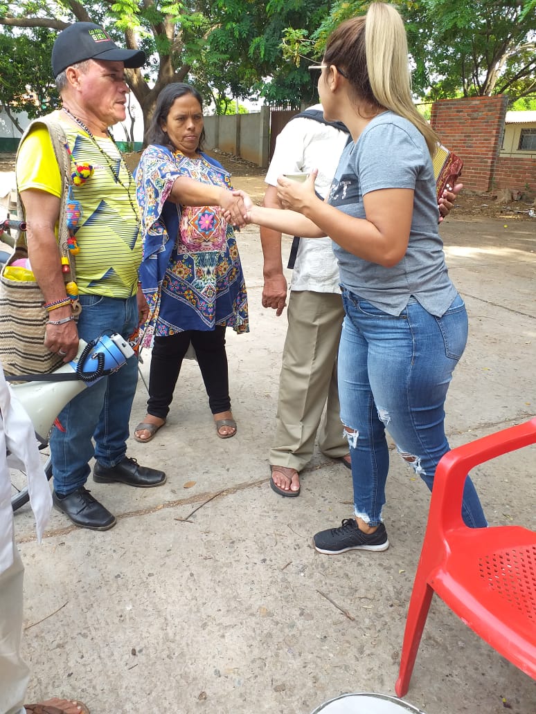 SomosADACesar's tweet photo. El incansable trabajo de nuestras mujeres ADA no para, hoy domingo nuestra Candidata a la Asamblea del Cesar Karen Magdaniel acompañó a los campesinos de nuestra región para llevarles un mensaje lleno de esperanza para un campo mejor
#SomosADACesar
#AsambleaCesar #ADA52 https://t.co/zN1ygHWvh0