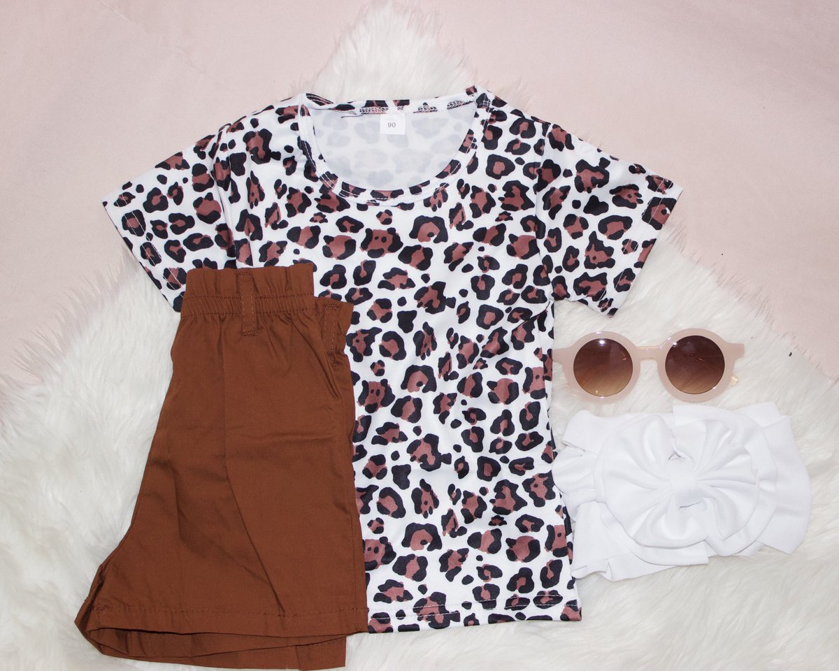 charmingbabess's tweet photo. Talk about outfit goals! Casual 2pc for the ends of summer. Dropping 8/5 @ 9AM.💛
#charmingbabes #ootd #flatlay #outfitpost #babyboutique #kidsfashion #girlsfashion https://t.co/Ob5jKiXNQe