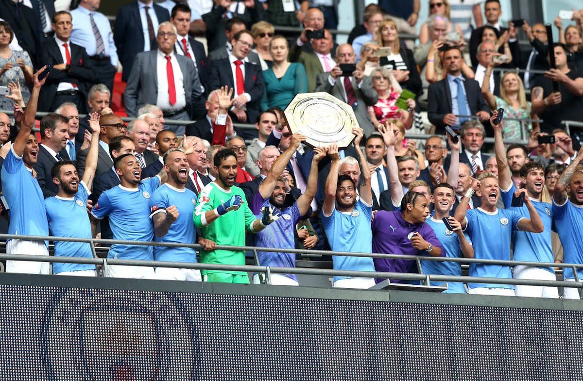 Notamendi30's tweet photo. #Champions🥇🏆 #CommunityShield https://t.co/6IP5RIdjcu