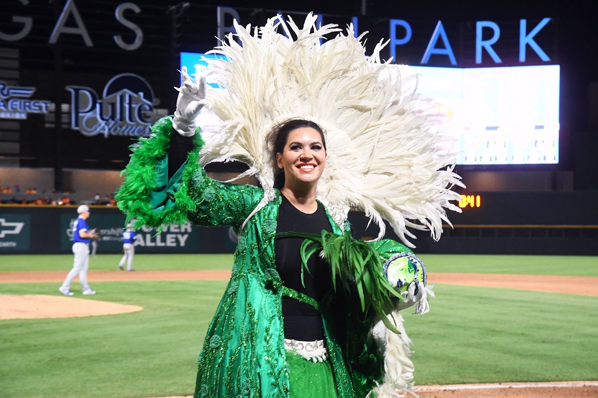 AviatorsLV's tweet photo. Last night's #TheMaskedSingerNight was fly-tastic!

The Green Princess unmasked herself as @FOX5Vegas News Anchor Christine Maddela while behind the Jester's mask was none other than the one and only Flavor Flav! 👸🃏 https://t.co/E0VEHx3ZxL