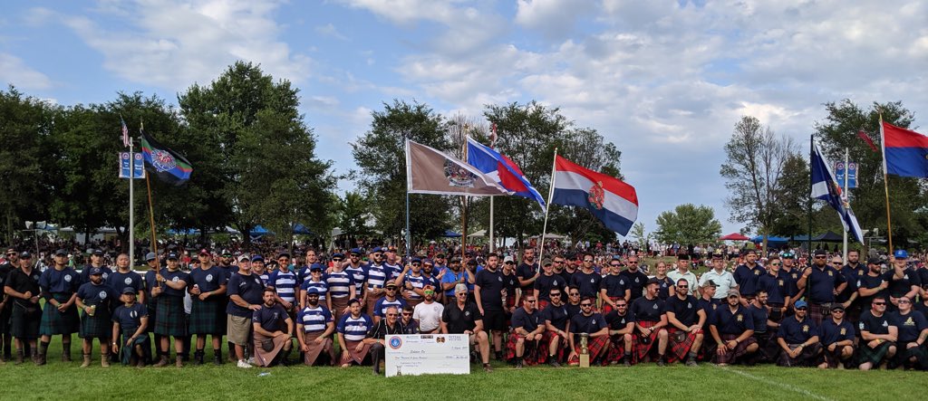 CDS_Canada_CEMD's tweet photo. Congratulations to the Essex and Kent Scottish Regiment, and everyone else who competed at and organized this year’s Highlander Tug-o-War Challenge. The endurance and esprit de corps you displayed are the hallmarks of our @CanadianArmy reserve force. https://t.co/L0nuED4Xyo