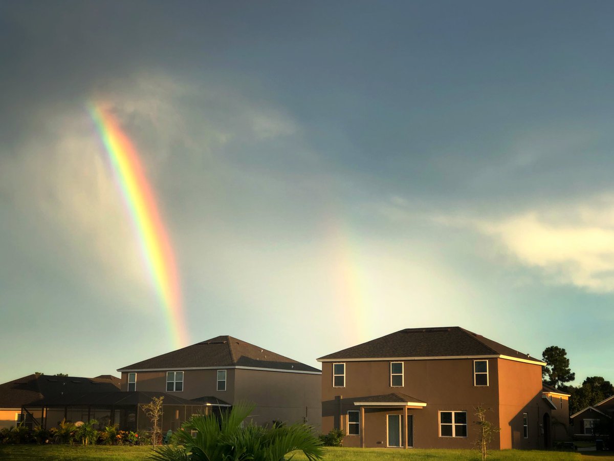 bartram88's tweet photo. Rainbow behind my house now~ @TMainolfiWESH @GWaldenWFTV @KOttoTV  #rainbow https://t.co/TZRakO5XDx