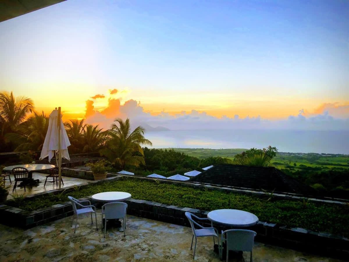 BelleMontFarm's tweet photo. No two sunsets are the same. Best to take a front row seat to them all. https://t.co/2rb5KpwW9i