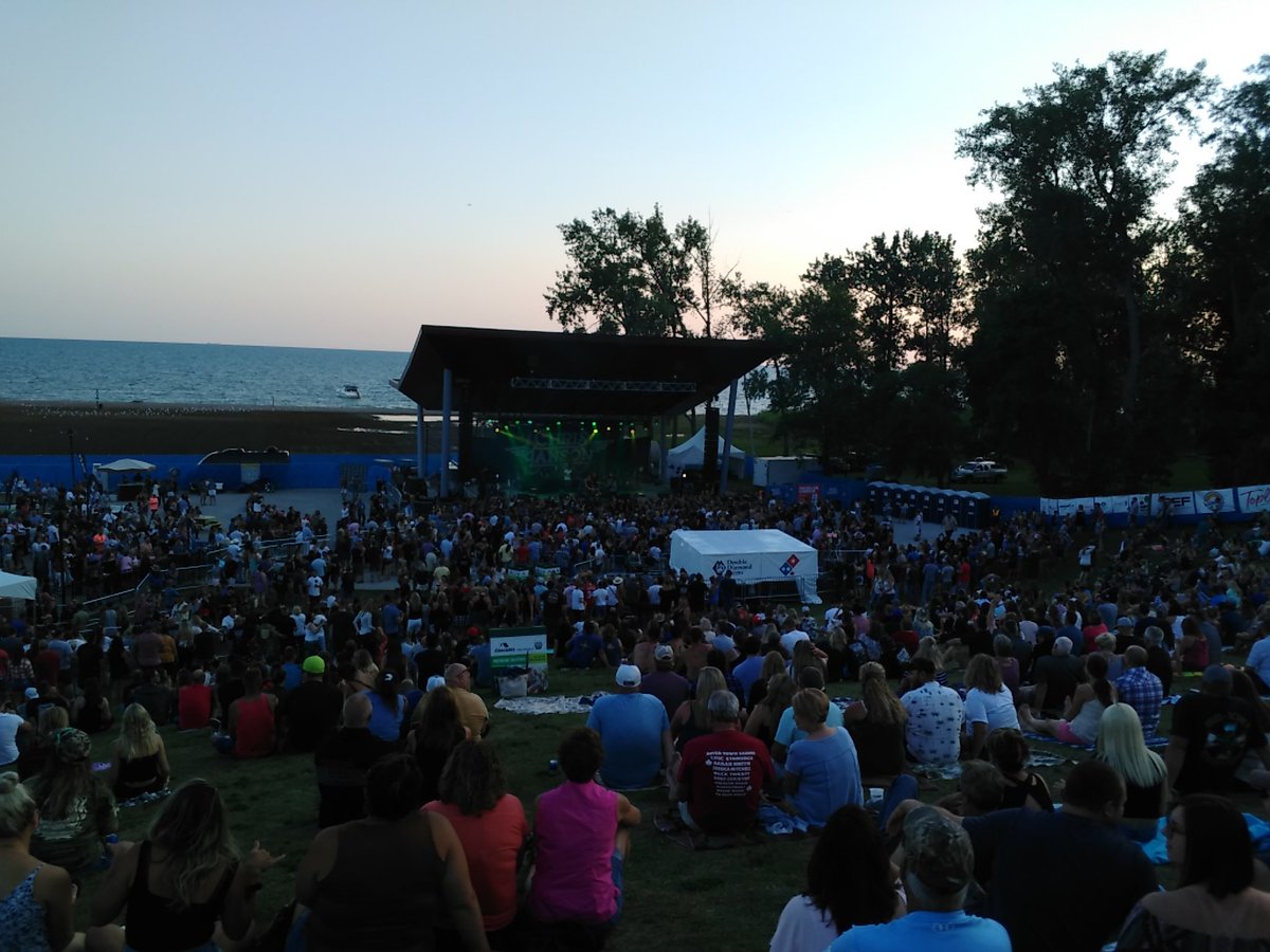 Thanks to <a href="/Hogs4Hospice/">Hogs4Hospice</a> <a href="/janson_chris/">Chris Janson</a> and <a href="/EricEthridge/">Eric Ethridge</a>  for a great concert last night!!!