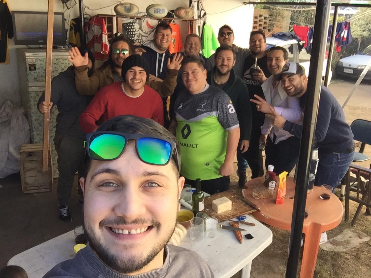 RejunteRugby's tweet photo. Tengo una Banda amiga que me aguanta el corazón https://t.co/6NzOf0piDn
