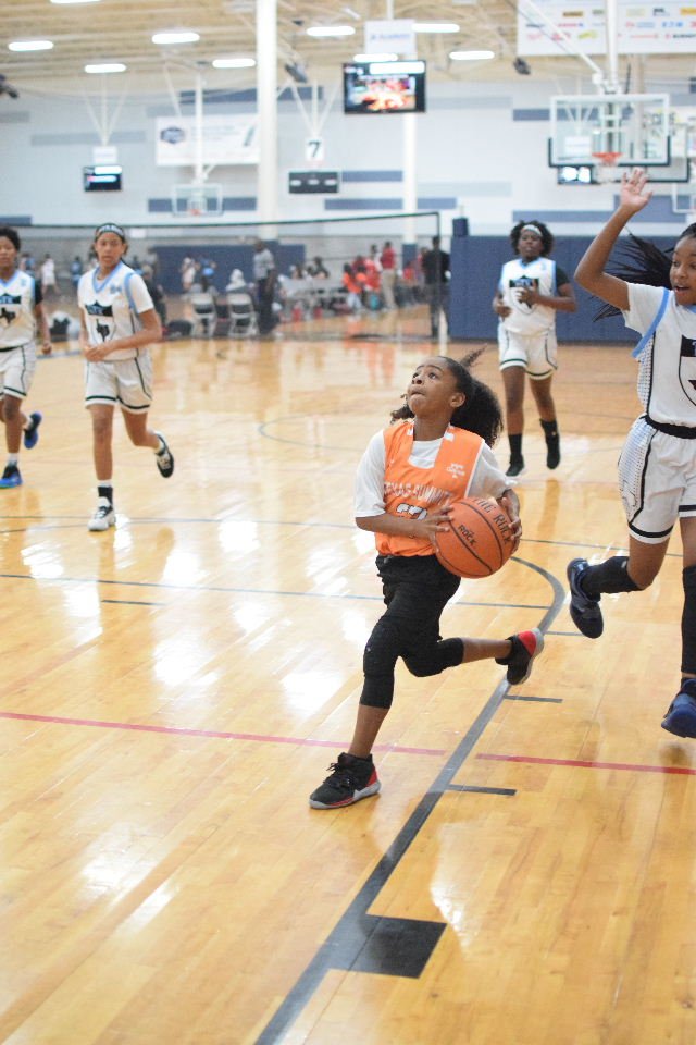 girlzprepreport's tweet photo. Got a kick out of Lady Vols Autumn Sherman in the summer @PrimeTimeSportz #NBC19 and she's a #sizedontmatter guard that really left a lasting impression https://t.co/gVhWZWXmRL