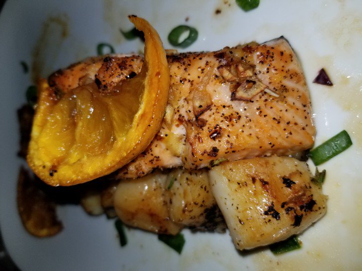 FoodTastic's tweet photo. Made the Orange Sesame Salmon + Alaskan Scallops. Totally forgot to sprinkle the tuxedo sesame seeds. Oh well.
.

#salmon #sesame #fish #pescatarian#comfortfood #healthyfood #orange https://t.co/00tb2s5lqR