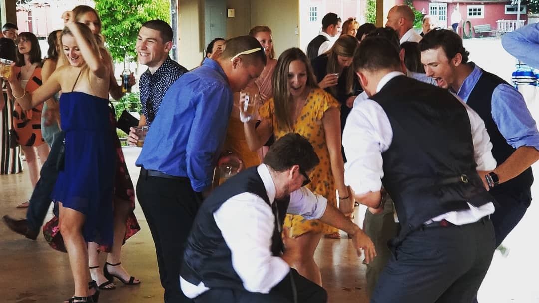 prodjs's tweet photo. Such an incredible time with friends and family of the newlyweds, Christian and Alena MacMillan!

#prodjs
#prodjsound
#prodjseattle
#prodjsseattle
#weddingdj
#weddingdjs
#seattledj
#seattledjs
#seattlewedding
#seattleweddingdj
#seattleweddingdjs
#djsetup
#djsetups
#cravenfarm https://t.co/FnQ4Co83cD