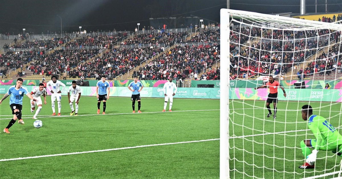 Uruguay's tweet photo. #Panamericanos | Juan Ignacio Ramírez anotó su primer gol en @Lima2019Juegos.
#ElEquipoQueNosUne https://t.co/plXhlGhoWg