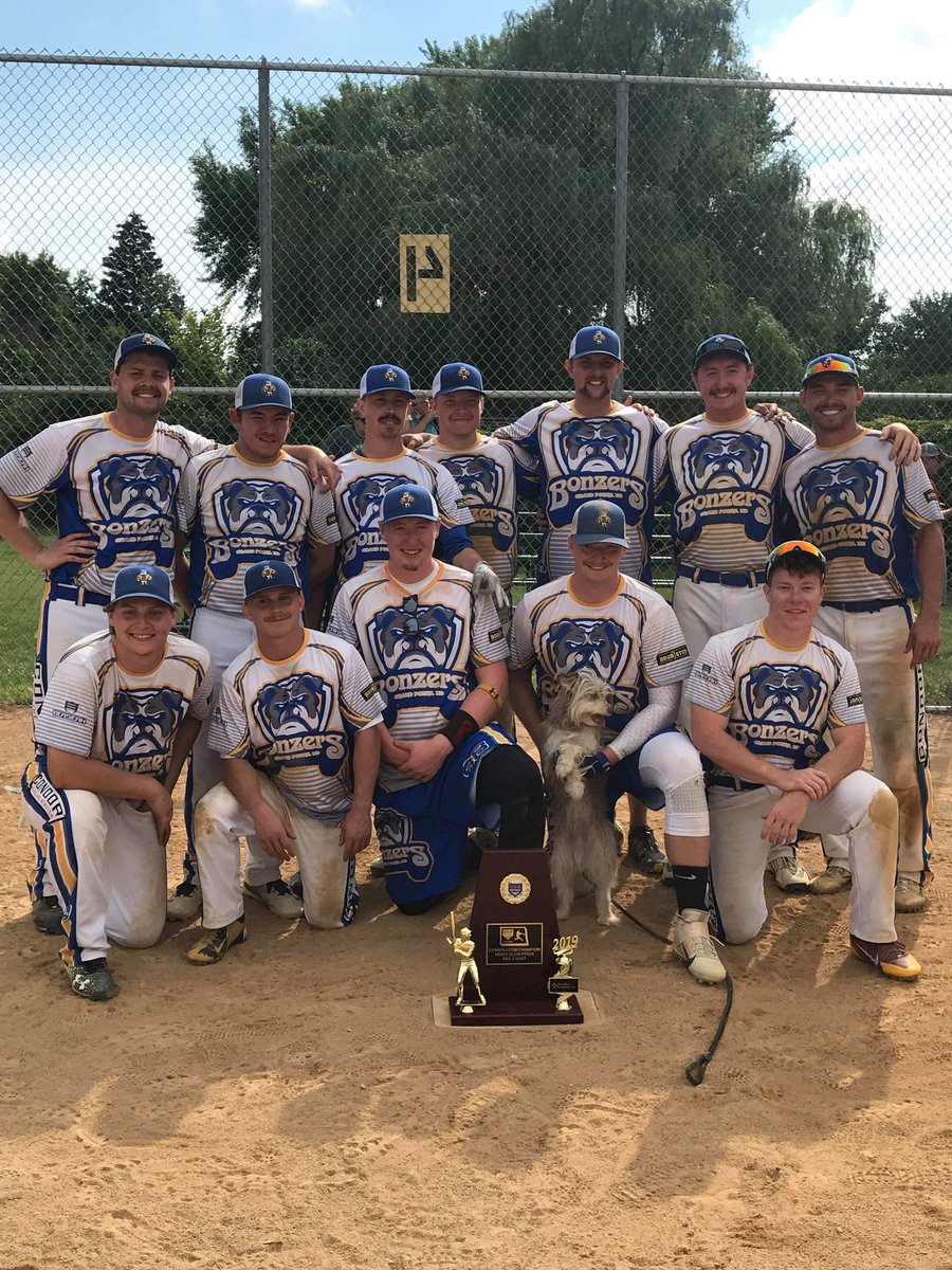 TheHoSoftball's tweet photo. 1 - benches clearing fight
2 - times Greg got out all weekend
3 - state trophies on the shelf
4 - ever best friends
5 - th place finish at State this year https://t.co/iZunhLZWMY