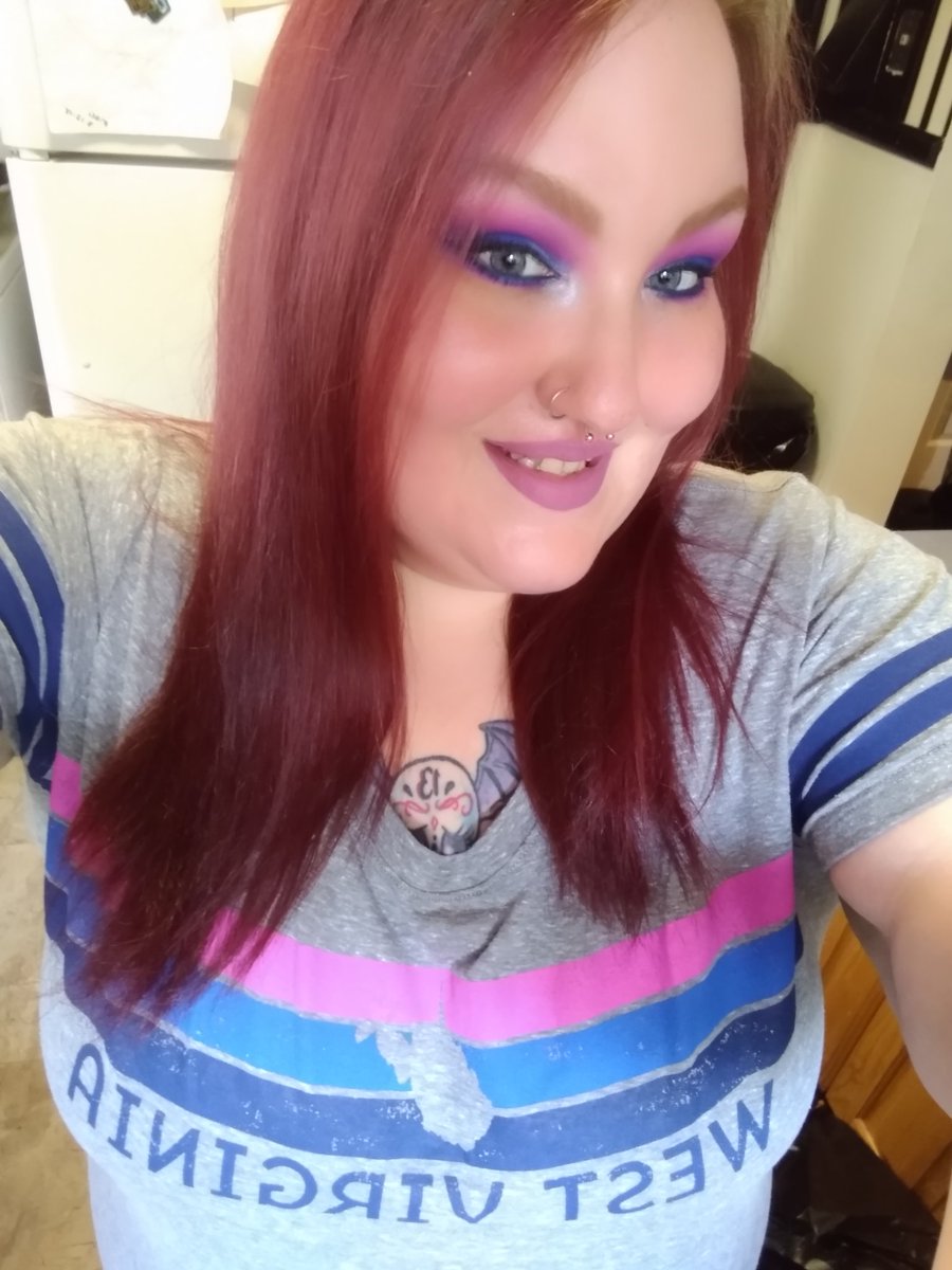 DolinSuellen's tweet photo. Feeling proud of this makeup look. Thanks to @JeffreeStar for making amazing palettes. This was achieved with #bloodsugar #BlueBlood #Jawbreaker &amp; the #minibreaker palettes. https://t.co/OzAaFqDkRs