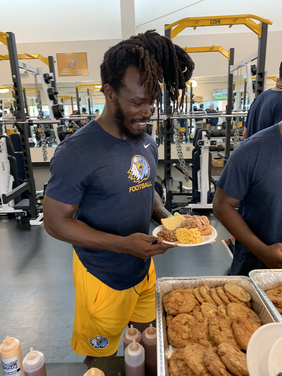 ReinhardtFB's tweet photo. HUGE shoutout to @Four41southbbq for catering our first dinner of Fall Camp! They are a great restaurant owned and operated by great people!! 

Also, stay tuned for our new video series, “Four41 South Friday’s”!

@Coach_JMiller 

#22Teams1RU  #PAYthePRICE https://t.co/psfInpTbXx