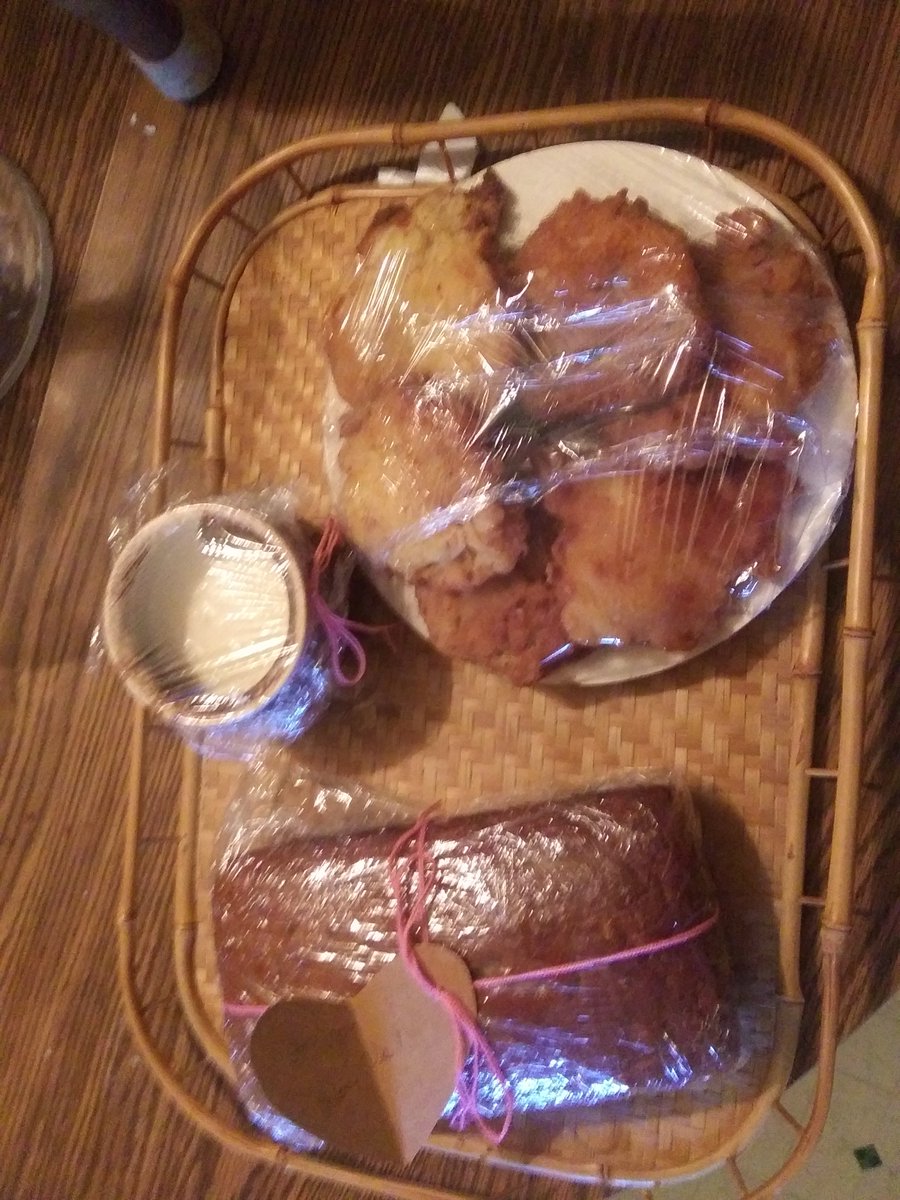 ThompsonAcres's tweet photo. When you love your neighbors: Apple Fritters with buttercream glaze and Banana Bread! https://t.co/0jszd4rhVE