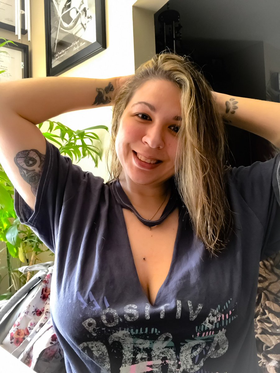 MsKristaRae's tweet photo. Positive vibes only... oh and a hair cut 😂😂 https://t.co/85fSV60J4N