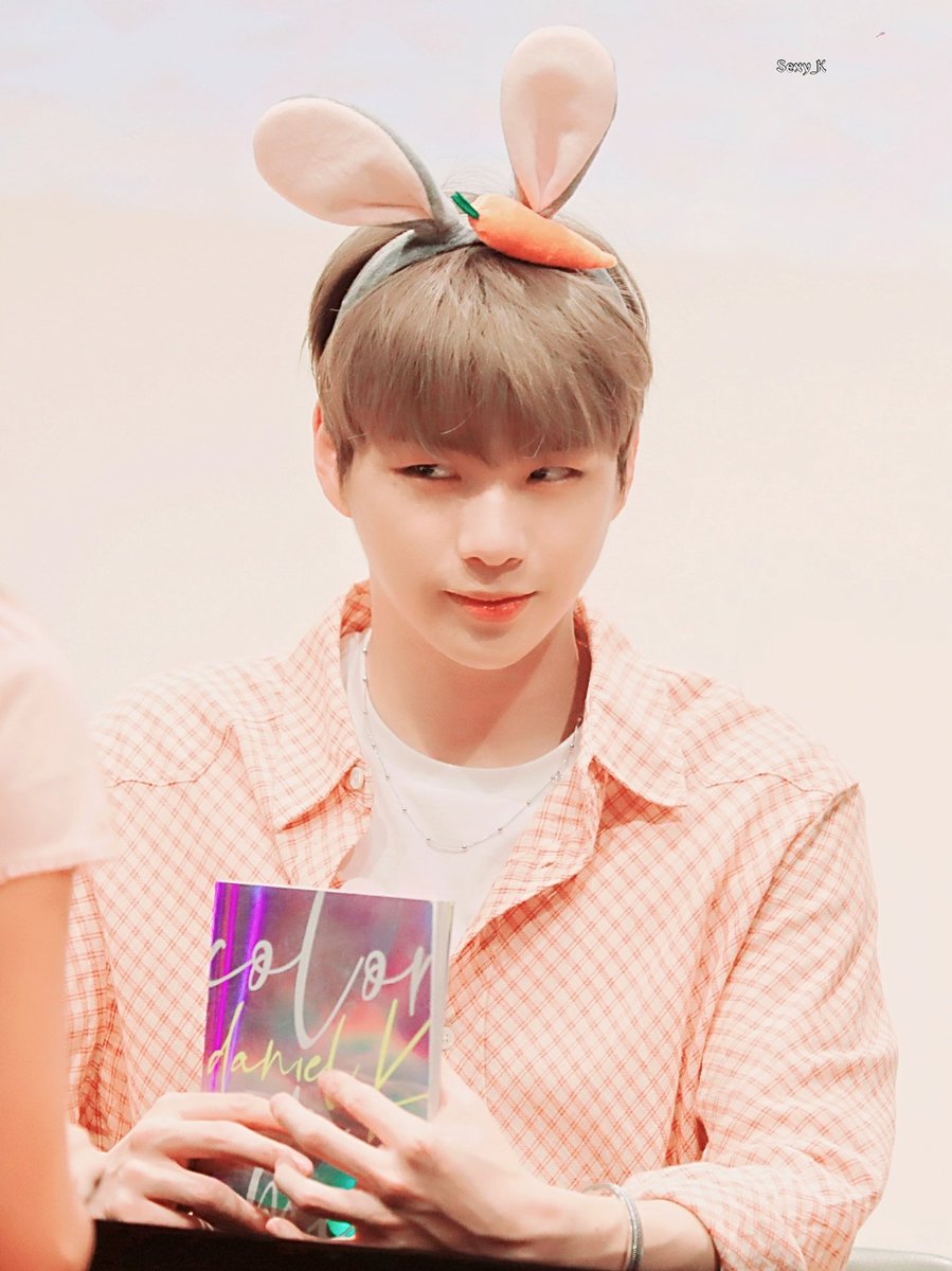 eksldpf430's tweet photo. @rankingrecord @KangDanielgall #강다니엘 #kangdaniel ⁦#姜丹尼尔⁩ ⁦#カンダニエル⁩ ⁦#คังแดเนียล⁩ ⁦#КанДаниэль
#Color_on_me #컬러온미 #뭐해 #솔로 #신인가수 #초동 #역대솔로 #1위 #전체초동 #8위
#Whatareyouupto https://t.co/1rIbWRQl22