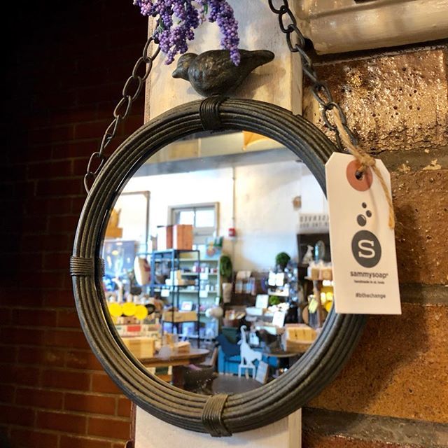 Six inch metal hanging mirror with bird detail is just the kind of sweet little mirror mirror on the wall to tell you who’s fairest of them all.
. 
#homedecor #finegifts #garden #beauty #birthday #bridal #baby #sammysoap #sammysoapstl ift.tt/2GLWci8