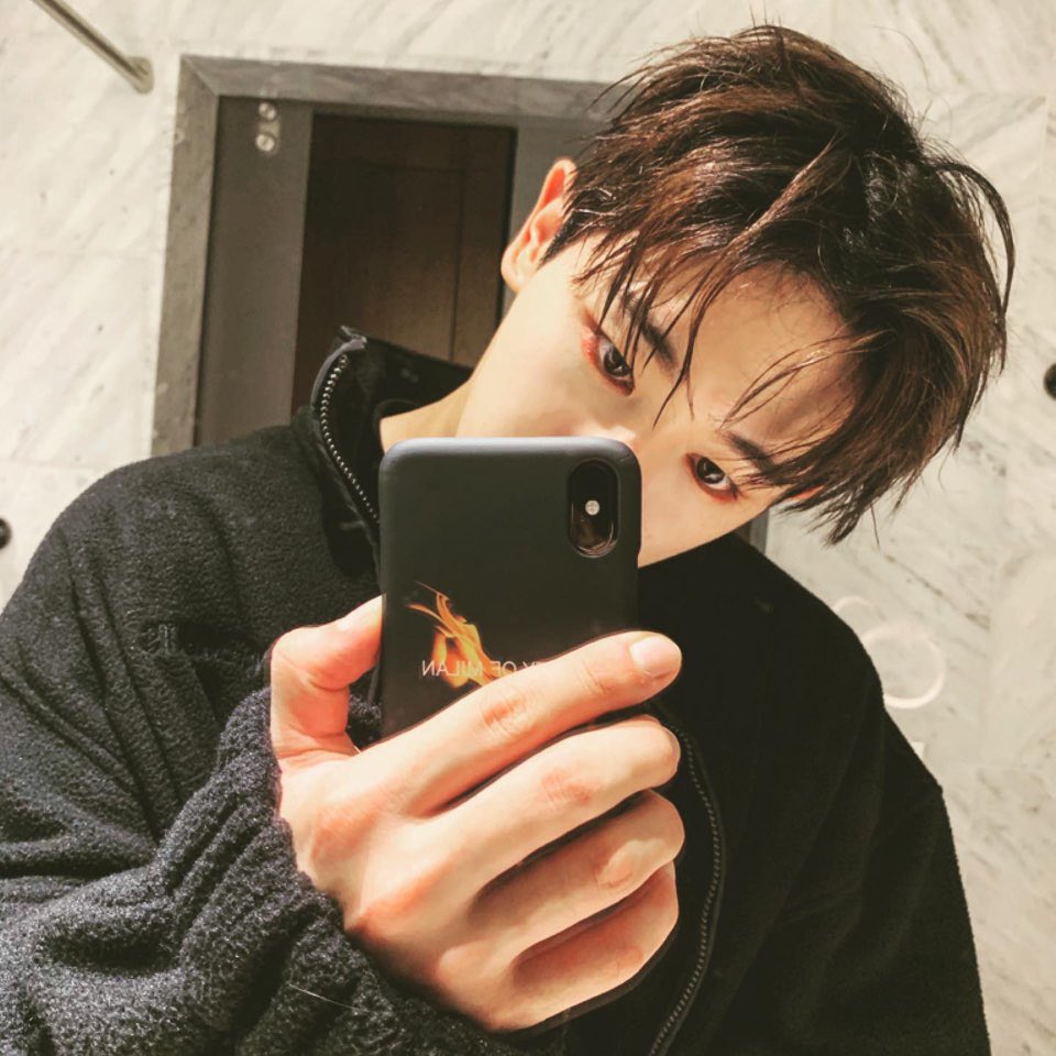 OfficialMONSTAX's tweet photo. [#원호] 👿🖤 #원호패션 https://t.co/5lnNdQiApS