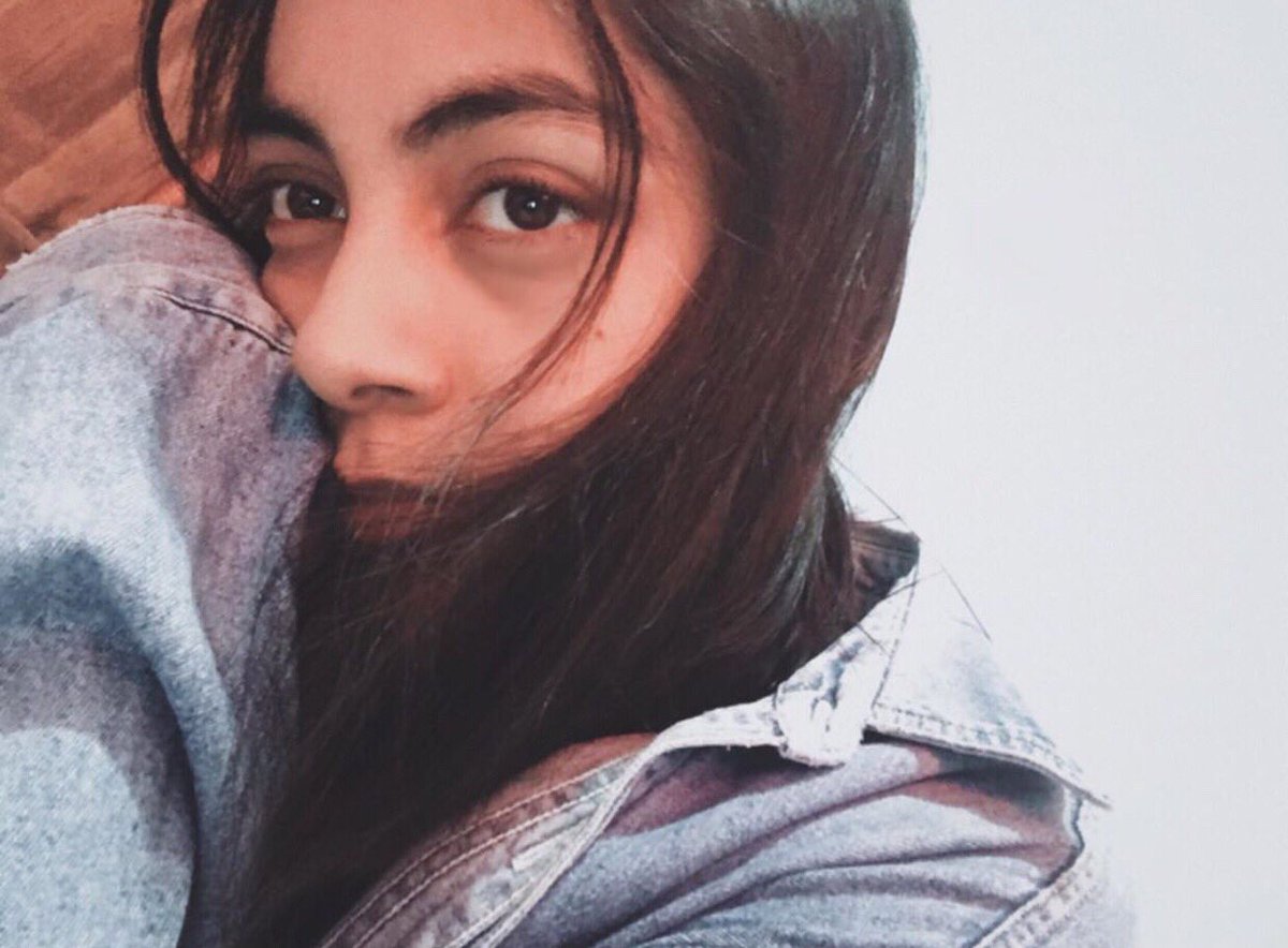 mycutegalaxy's tweet photo. no sé qué poner de descripción así que hola #SelfiesForCD9 https://t.co/FevzlBSc1W