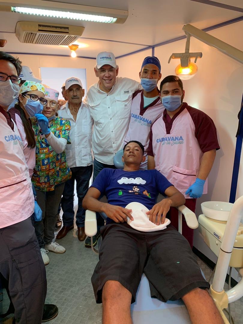 BarretoSira's tweet photo. ¡Llegamos a Mc Gregor con #LaCaravanaDeLaSalud!
Nos comprometimos en recorrer  #Anzoátegui con el mejor programa de atención integral del oriente #Venezuela y cumplimos.
Farmacia, atención médica, odontología, alimentación, recreación, peluquería, donaciones ¡Salvando vidas! https://t.co/bQCVh9rTYD
