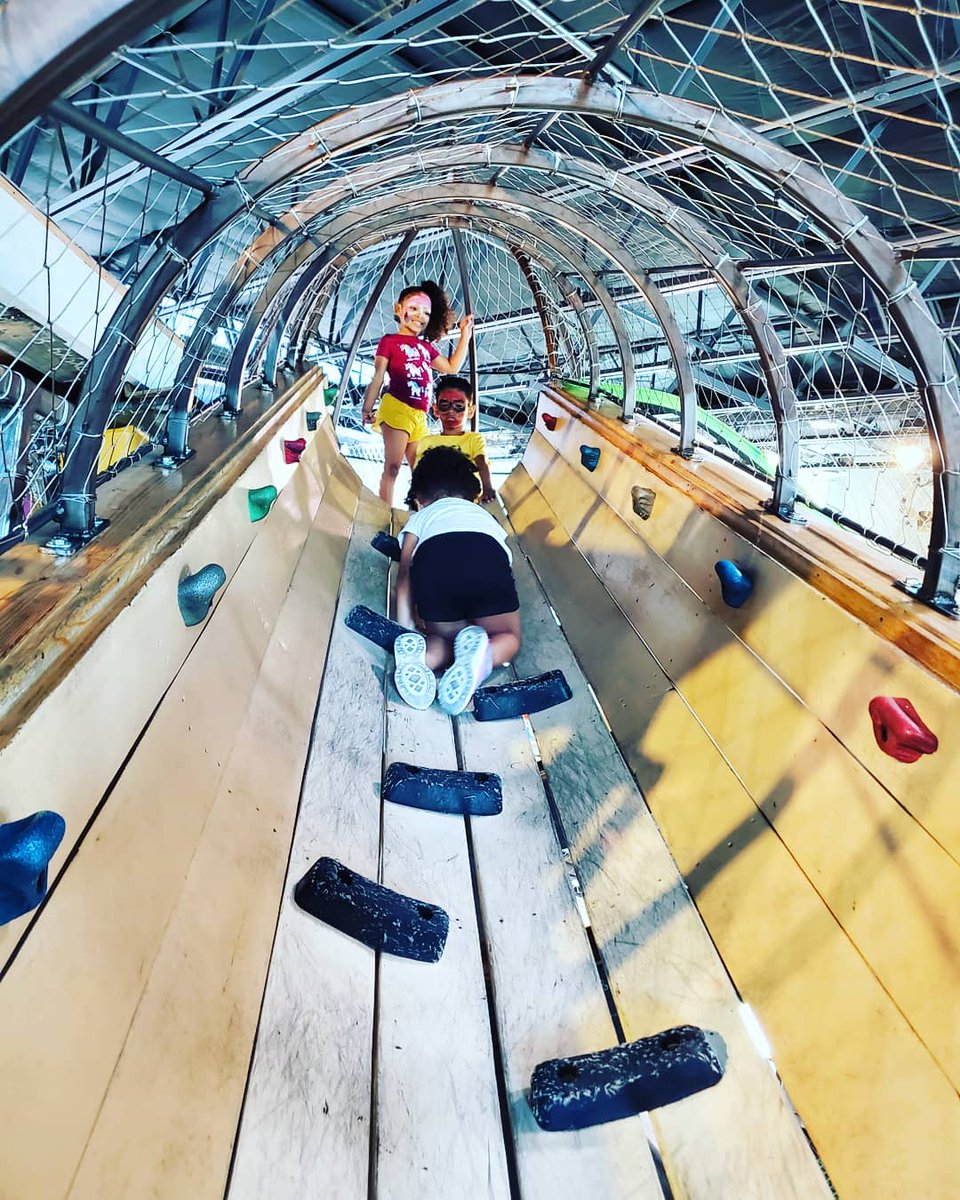 coolmomdom's tweet photo. #ad "Creativity is intelligence having fun".. &amp; today was filled with just that at @childmuse !! We climbed to the very top of the jungle gym, painted giant robots, built castles, went through a car wash, and so much more!  🙌🏼🤩 #PLAYfluencer #phoenixfun #phoenixkids https://t.co/wBPQADDrLf