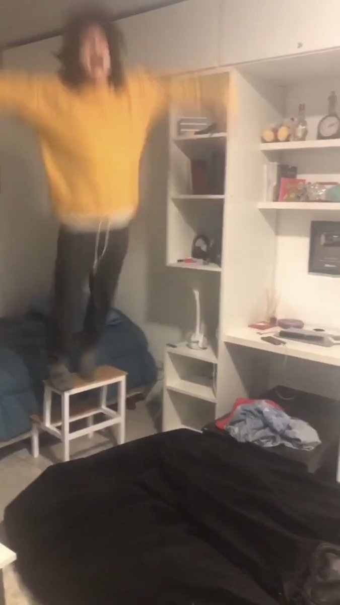 Luquispadaforro's tweet image. Por eso vive solo ahre