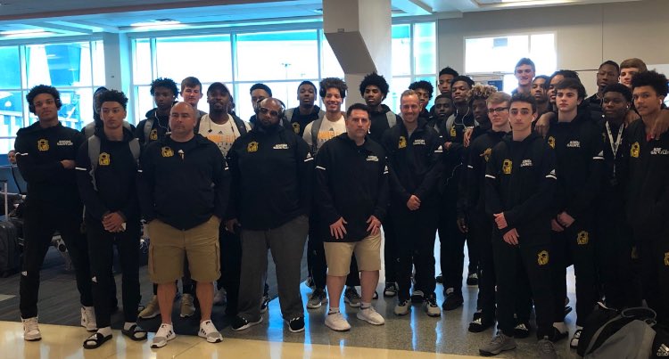 JackEdelen's tweet photo. Had so much fun with this group! Just want to thank Coach Maze, @KennethFaried35, and the whole @ManimalElite family for this opportunity and for making this an amazing summer! Got to travel all over the country playing the game I love with my brothers! https://t.co/bQvBT4l6sx