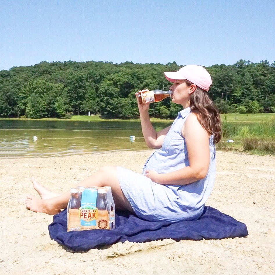 HollyBBaking's tweet photo. #ad I’ve been craving iced tea this summer and @GoldPeak real, brewed sweet tea has been hitting the spot! Grab some in a convenient six pack next time you’re at #walmart this summer! https://t.co/Ga4dnziI73