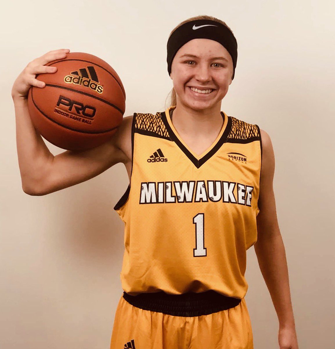kamypeppler's tweet image. Excited to say that I have accepted my offer and verbally committed to @MKE_WBB to further my education and basketball career! Thanks @KyleRechlicz @AnyaBCov @CoachDPolite @BigReddd30 for always making me feel so special and right at home! Can’t wait to see what the future holds!
