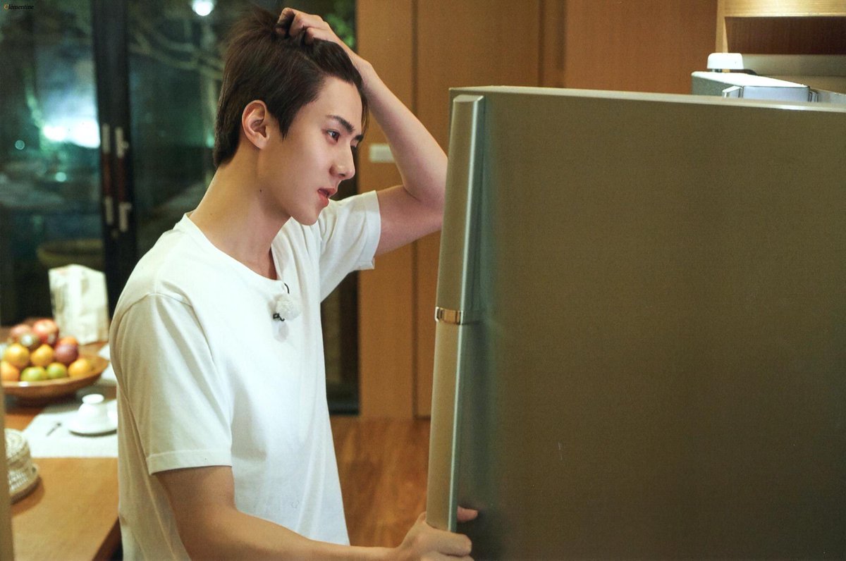 dararinx's tweet photo. ‘เธอ ในตู้เย็นมีไรกินบ้างอ่ะ’ https://t.co/vROxAU5yVy