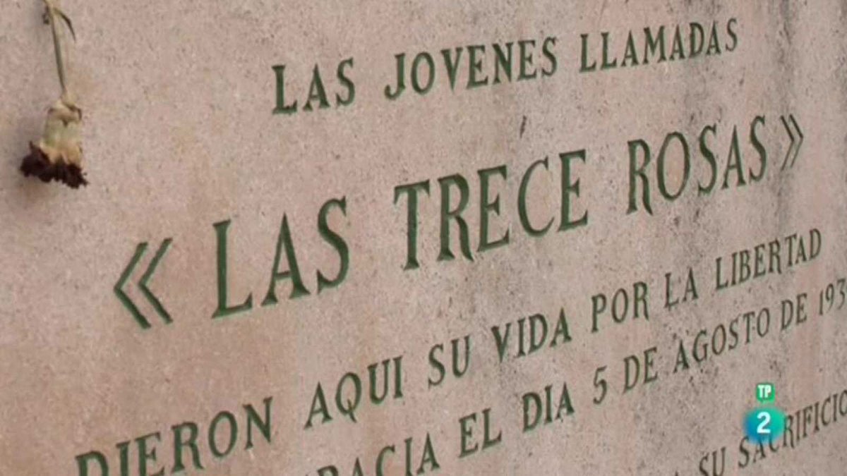 El 5 de agosto de 1939, hoy hace 80 años, las tropas franquistas fusilan a un grupo de 13 jóvenes en la prisión de Ventas de Madrid. En ‘Cartas En el tiempo’ vimos la carta que escribió una de las llamadas #13Rosas, Blanca Brisac, a su hijo Enrique 👉 rtve.es/v/4561268/