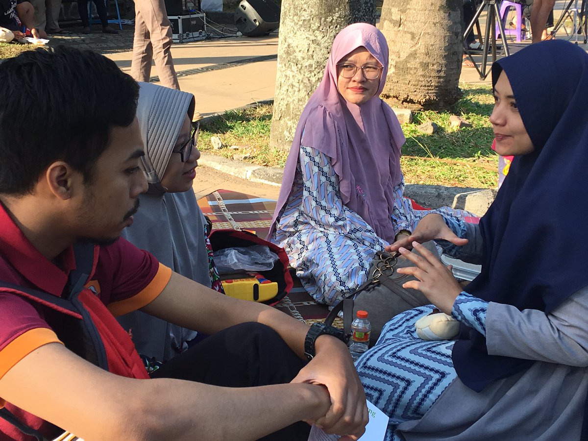 EbesASI_Mlg's tweet photo. Kaya gini kegiatannya kmrn, ibu2 buka konsultASI gratis.. lumayan ada beberapa yg mampir.. masmin?? Yo mlaku ambek njajan lah... https://t.co/Xpb2G4BPfI