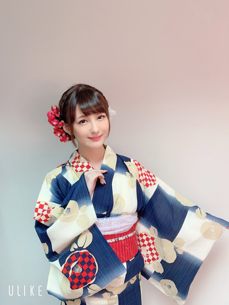 Twitter पर 椿彩奈 ありがとうライバルズ やっぱり浴衣好き 浴衣着るとテンションあがるしがんばれる 二日間着れて幸せでしたっ 他に 着る機会作ろっと 白目