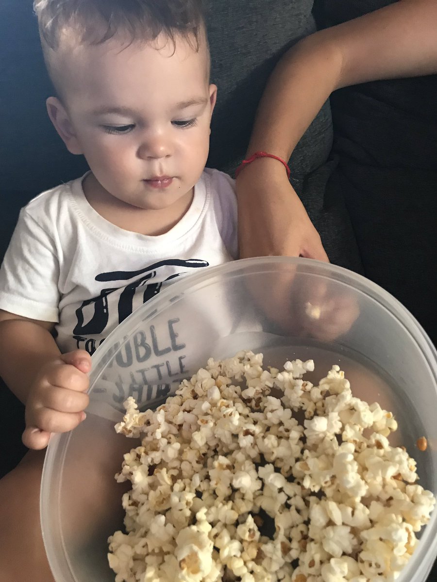 luchogiaimo's tweet photo. Quedate con el que te mire como Milo a los pochoclos 🤤 https://t.co/tWNxOCFJOq