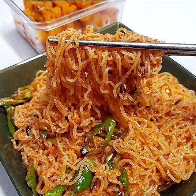 ClicknChop's tweet photo. Made by @lee.jihyem.m πππ π .
.
.
.
.
#plate #breakfast #bonappetit #delicious #bigpepper #pepper #foodset #foodservice #serve #chicken #pasta #chef #lagos #nigerian #africa #breakfast #spag #noodles #vegetable #jolly #yummy #clicknchop #chops #morni⦠https://t.co/nNIJtNRwjL https://t.co/3AylgWG1jg