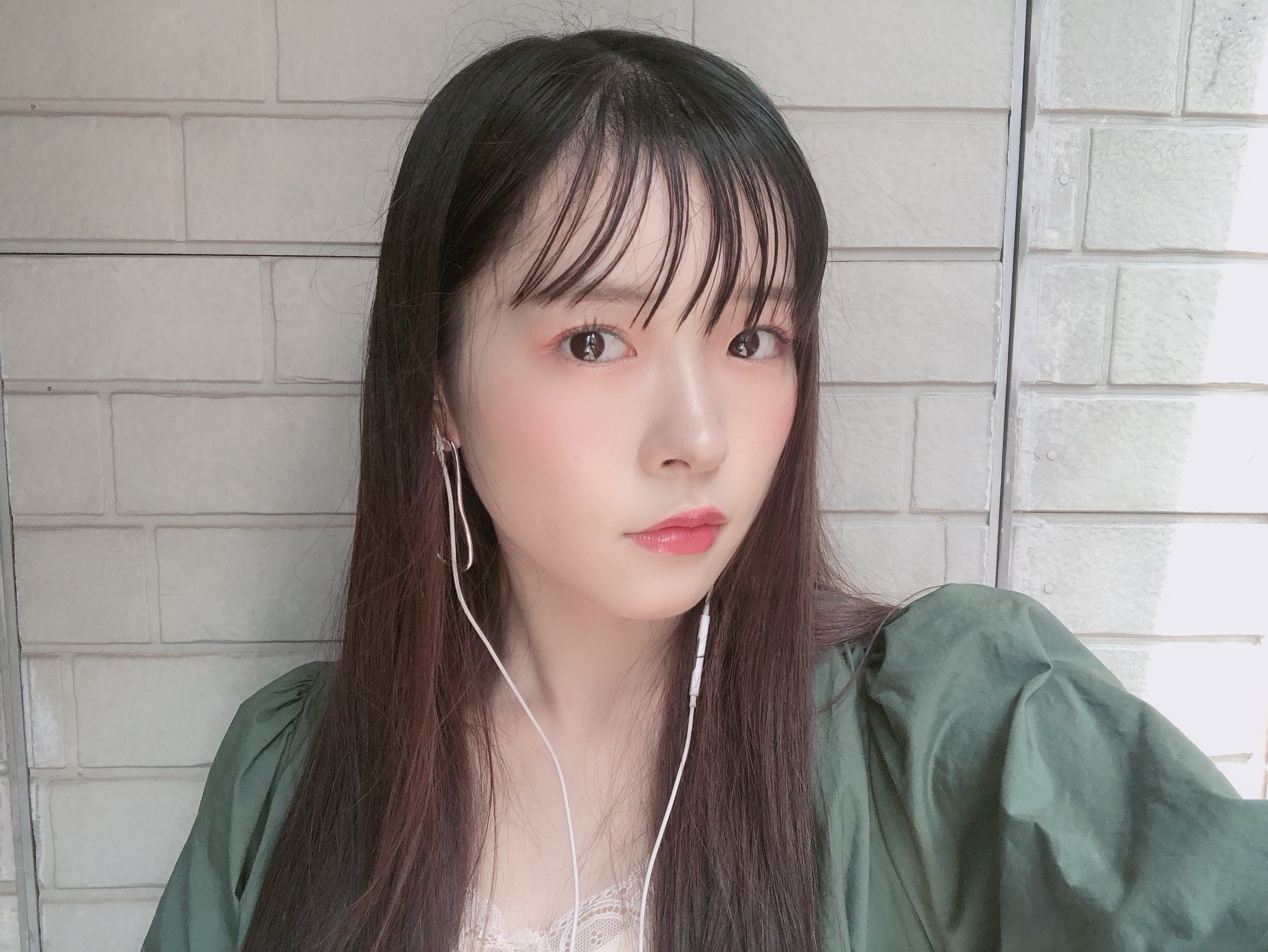 さなまる 外を出た3分後 汗によって前髪は天然パーマに戻るのであった 天パこの季節辛い 天パだよって人rt 天然パーマ こんにちは T Co 8lm56rhd9w Twitter