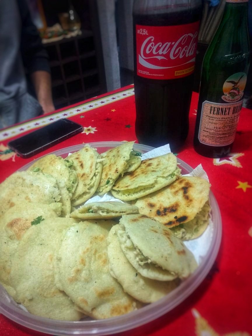 Rooceb's tweet image. Fusionando países #arepas #fernetconcoca 🇻🇪🇦🇷