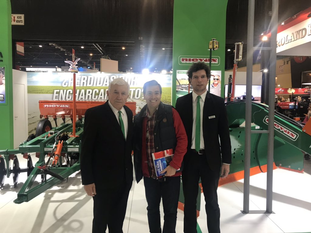 TizadoJavier's tweet photo. Hoy recorrí @LaRural_BsAs y me junte con Jorge Medica de @YOMELargentina, Alberto Nievas de #Nievas y Nestor Cestari de @CestariTolvas, todos miembros de #Magriba #VamosLaProvincia #JuntosSomosImparables https://t.co/ocyU6dKqSU