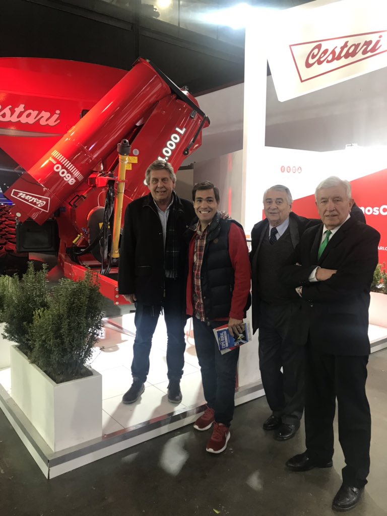TizadoJavier's tweet photo. Hoy recorrí @LaRural_BsAs y me junte con Jorge Medica de @YOMELargentina, Alberto Nievas de #Nievas y Nestor Cestari de @CestariTolvas, todos miembros de #Magriba #VamosLaProvincia #JuntosSomosImparables https://t.co/ocyU6dKqSU