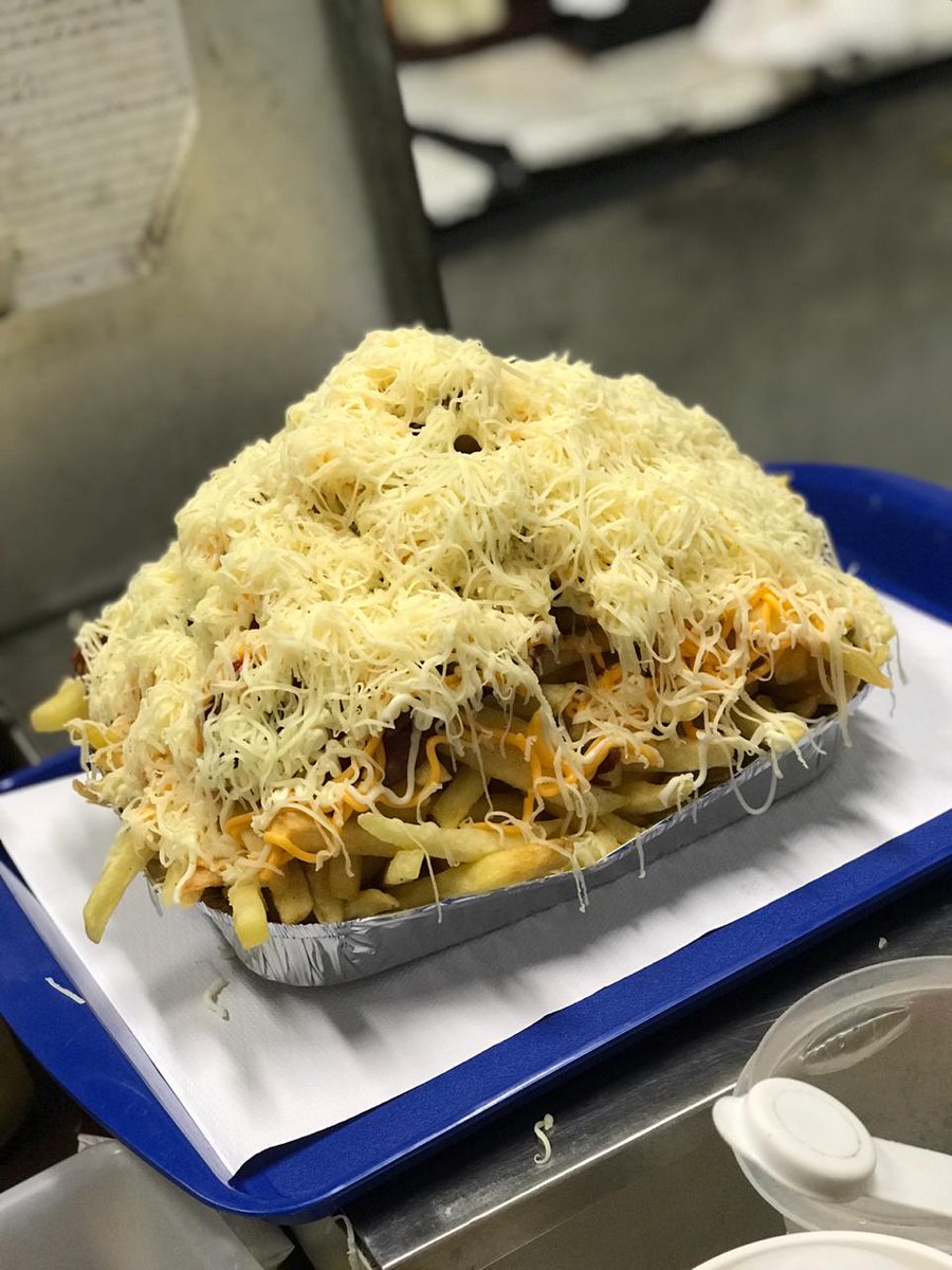 lipeSquenta's tweet photo. GENTE AJUDE A DIVULGAR O MEU TRABALHO ?????

ESSA É A BATATA GG MISTA... VEM COM FRANGO, BACON, LINGUIÇA MINEIRA, CALABRESA, CHEDDAR, CATUPIRY E QUEIJO MUSSARELA 

Fica na praça de Imbariê, duque de Caxias

Dê um RT pra me ajudar ? https://t.co/dElfARgIFR