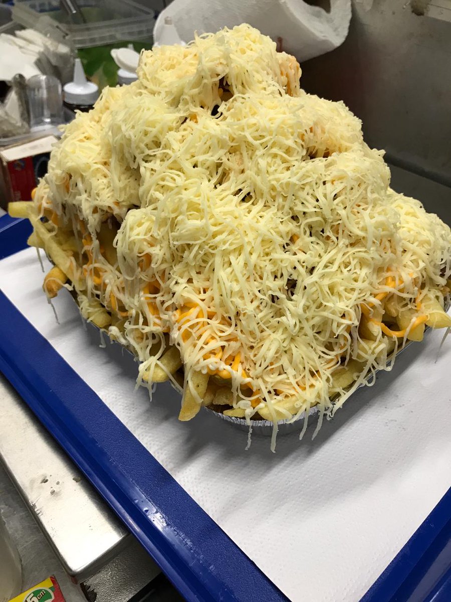 lipeSquenta's tweet photo. GENTE AJUDE A DIVULGAR O MEU TRABALHO ?????

ESSA É A BATATA GG MISTA... VEM COM FRANGO, BACON, LINGUIÇA MINEIRA, CALABRESA, CHEDDAR, CATUPIRY E QUEIJO MUSSARELA 

Fica na praça de Imbariê, duque de Caxias

Dê um RT pra me ajudar ? https://t.co/dElfARgIFR