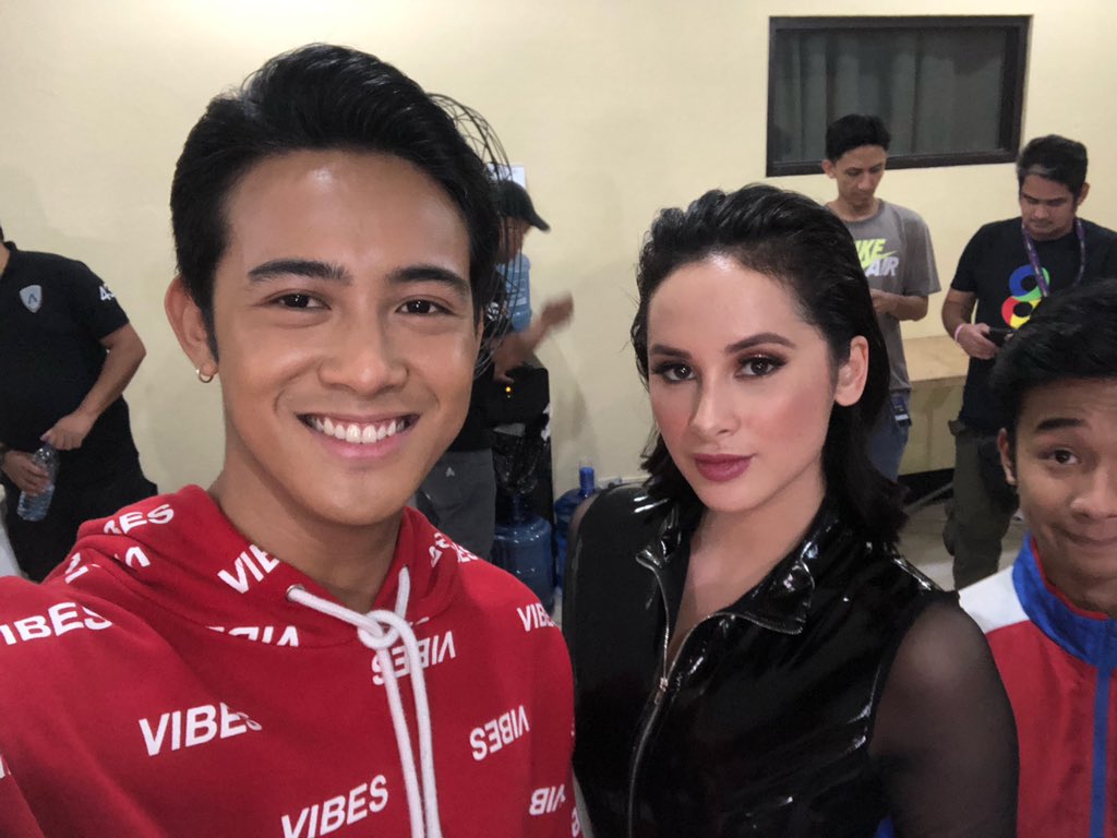 frankimrussell's tweet photo. iba talaga pag @iamargelsaycon ✨ ft. @wealandferrer_ 😂 https://t.co/p87zpvyJdZ