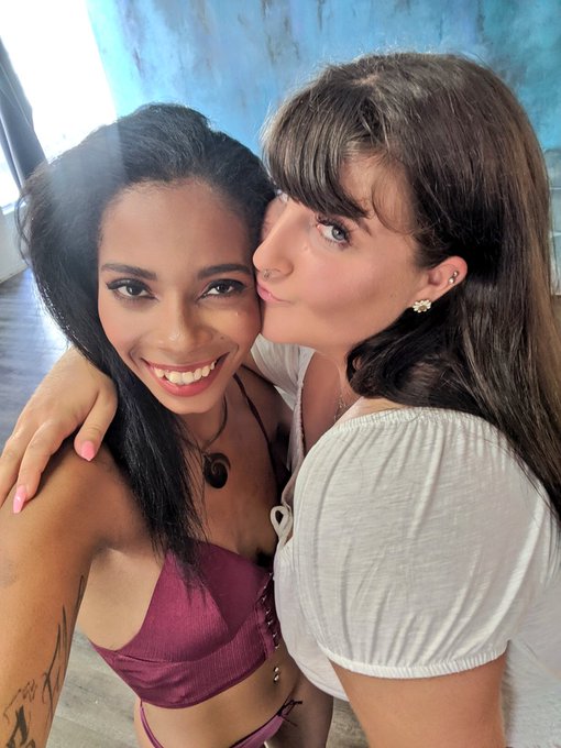 I got a smooch from the cutest ! @leilalewisxx 💕 https://t.co/KvEGemDZEn<a class="tags" target="_blank" title="On Twitter" href="/?out=eyJ0eXAiOiJKV1QiLCJhbGciOiJIUzUxMiJ9.eyJpYXQiOjE3MjQ1Mjc4MzEsImlzcyI6InR3cG9ybnN0YXJzLmNvbSIsIm5iZiI6MTcyNDUyNzgzMSwiZXhwIjoxNzU2MDYzODMxLCJyZWRpcmVjdF91cmwiOiJodHRwczovL3R3aXR0ZXIuY29tL2xlaWxhbGV3aXN4eCJ9.XGUexbO-LwrpkN23Y9vbTwoorIKHJhABWkU-N0yXAb8xsOY22Gm3kLtaRO0EZGJqYTnZjkhp4w-2yuuOvHMtJw">@leilalewisxx</a>